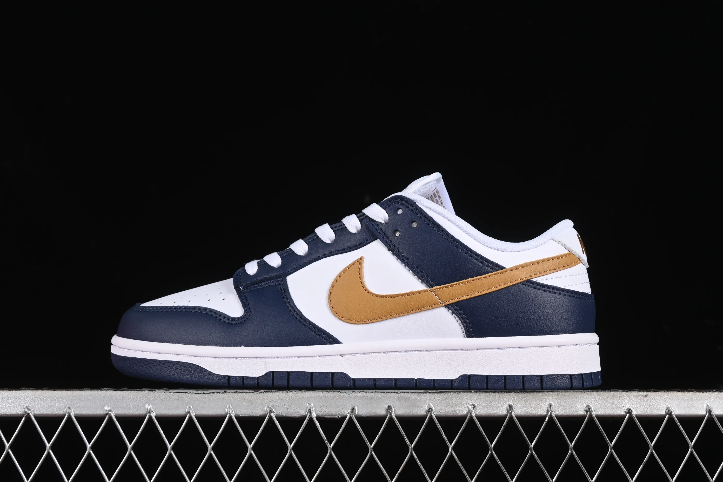 All categories Nk SB Dunk series Nk SB Dunk Low low-top sneakers Nk Dunk Low black and white gold color SB low-top casual sneakers FB9109-111